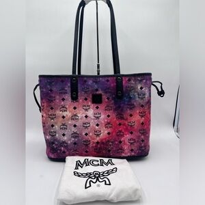 🌹♥️MCM reversible tote Bag♥️🌹